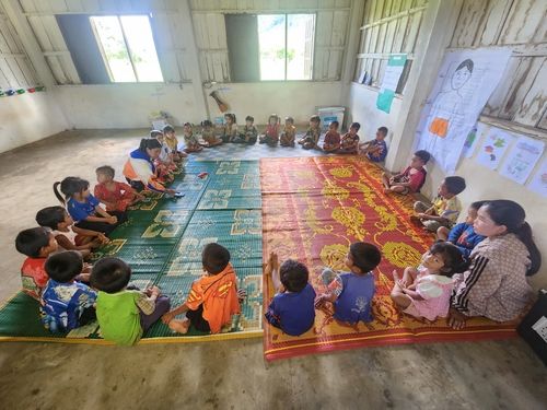 '훈' 마을 초등학교의 영유아 반