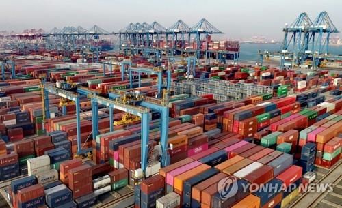 중국 산둥성 칭다오의 무역항