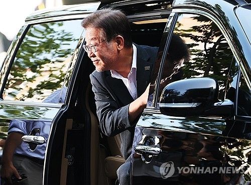 수원지검 출석한 이재명 대표