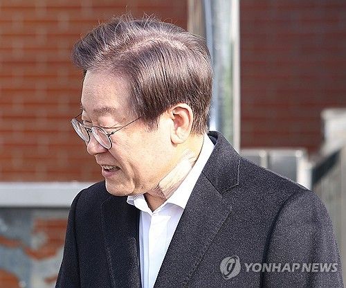 퇴원하는 이재명 대표