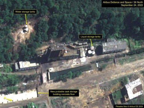 북한 운하공장에 신축된 액체 저장고