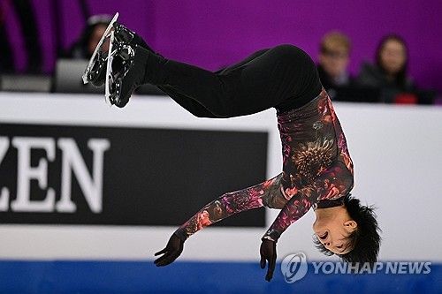 백플립 기술 펼치는 아당 샤오잉파