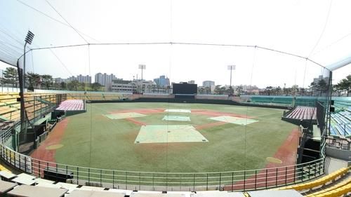 청주야구장 내부