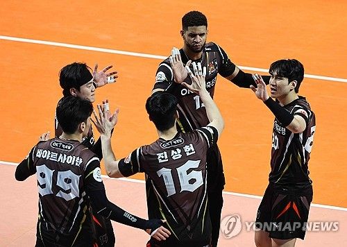 36득점 터뜨리며 승리 견인한 레오