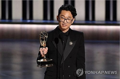 에미상 감독상 받은 '성난 사람들' 이성진 감독
