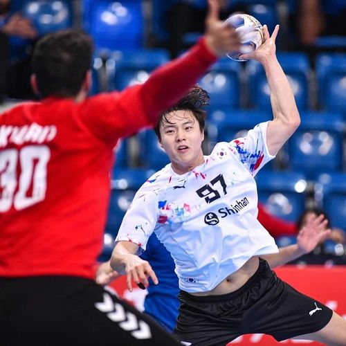 슛 던지는 김연빈
