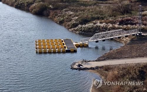 세종시 금강 마리나 선착장 