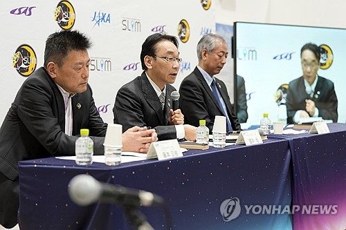 발언하는 JAXA 이사
