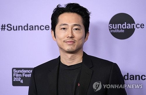 새 영화 '러브 미'로 선댄스영화제 찾은 스티븐 연