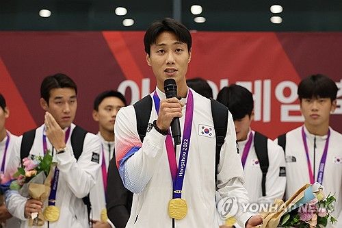 인사말 하는 주장 백승호