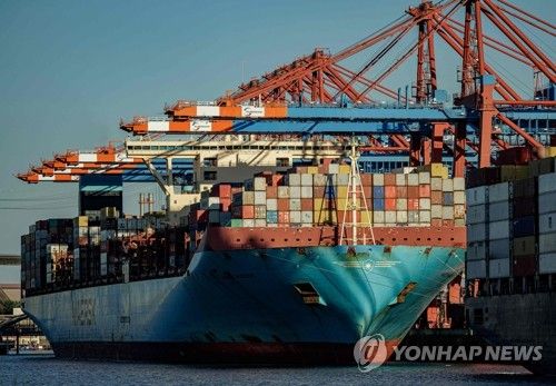 홍해 운항 재개하는 세계 2위 해운사 머스크