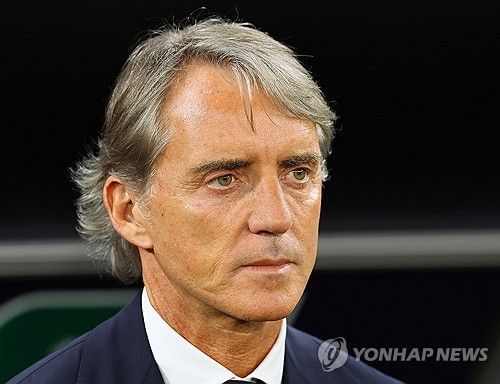 한국과 외나무다리에서 만난 만치니 감독