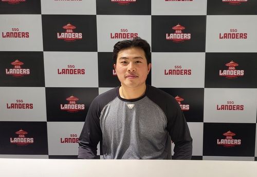 인터뷰하는 SSG 왼손 불펜 한두솔