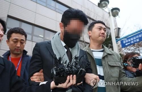 유흥업소 실장에 마약 제공한 의사 