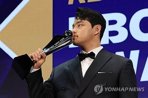 2023년 신인상 수상자 문동주