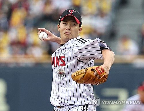 준플레이오프 2차전, 역투하는 LG 임찬규