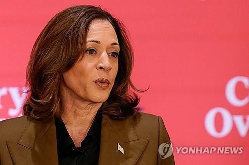 애리조나에서 유세 중인 해리스