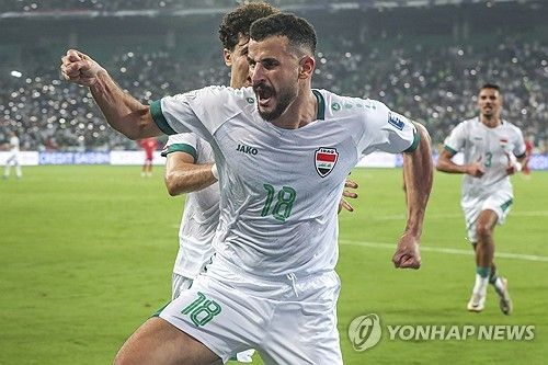 득점을 기뻐하는 이라크 선수들