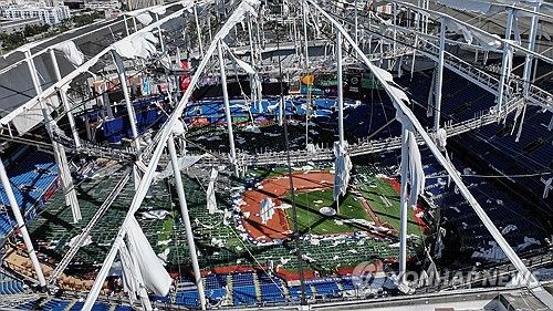 지붕 뜯긴 탬파베이 레이스의 홈구장, 트로피카나 필드