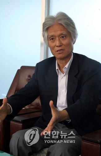 정현종 시인(2008년)