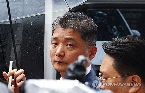 영장실질심사 출석하는 카카오 김범수