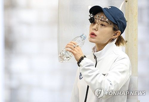 물 마시는 김예지