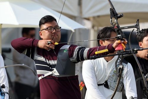 광주 국제양궁장에서 열린 제104회 전국체육대회 양궁에서 김우진이 시위를 당기고 있다. 2023년 [연합뉴스 자료사진]
