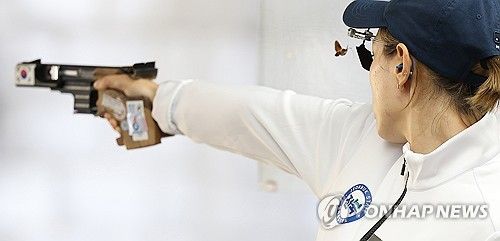 김예지 '벌레가 붙어도 집중'