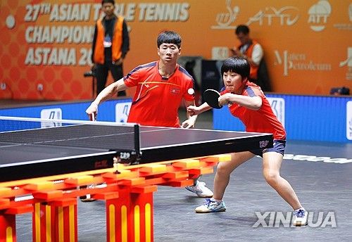 리정식과 복식 경기 치르는 김금영