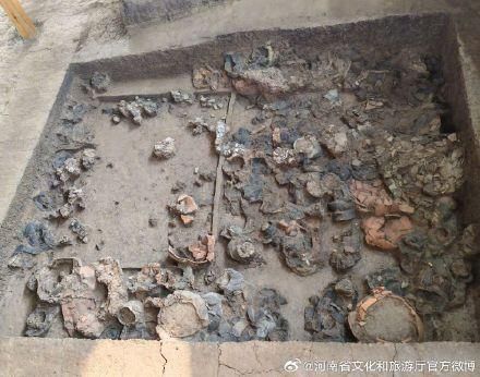 중국 허난성에서 발견된 5천 년 전 대형무덤