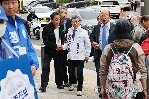 선거 앞두고 유세 나선 정근식 후보