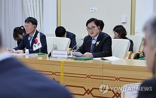 한-중앙아시아 국회의장 회의서 발언하는 우원식 국회의장