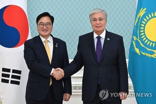 우원식 국회의장과 토카예프 카자흐스탄 대통령 