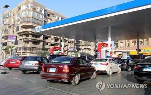 이집트 카이로 시내 주유소 전경