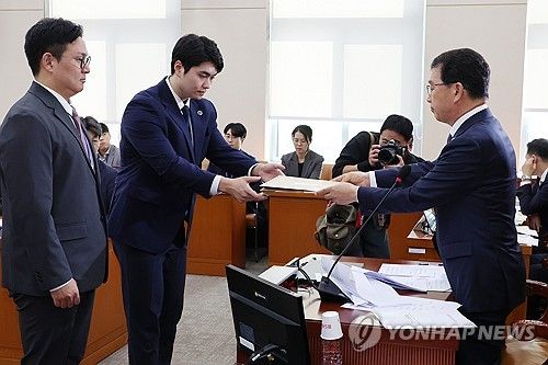 명태균·김영선 동행명령장 발부