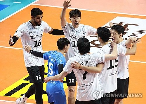 환호하는 현대캐피탈