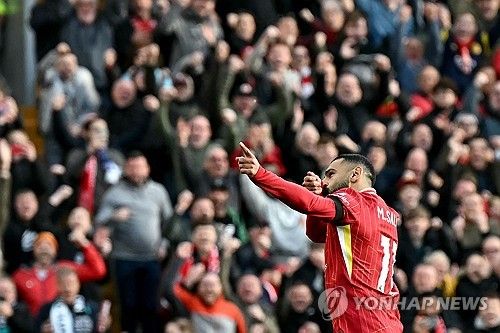 골세리머니를 펼치는 리버풀의 무함마드 살라흐