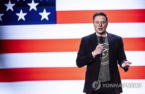 펜실베이니아 헤리스버그에서 지원 유세하는 머스크