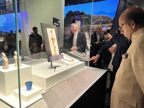 영국박물관에서 전시된 경주 계림로 보검