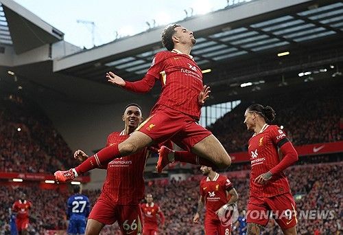 득점을 기뻐하는 리버풀의 커티스 존슨 