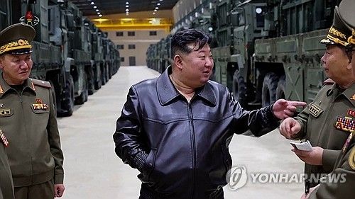 김정은, 새 전술미사일 무기체계 점검