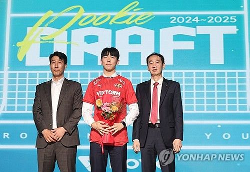 1라운드 3순위로 한국전력의 지명을 받은 윤하준