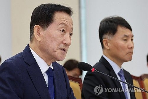 답변하는 류희림 방심위원장