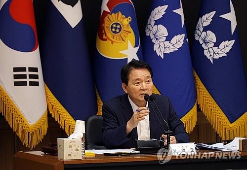 발언하는 성일종 위원장