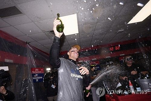 월드시리즈 진출을 자축하는 양키스의 저지