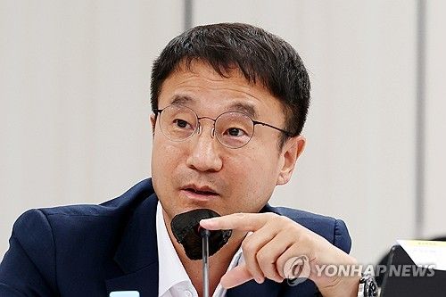 질의하는 한병도 의원