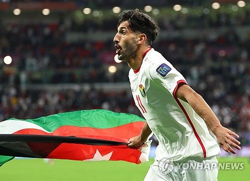 환호하는 야잔 알나이마트