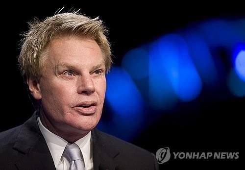 애버크롬비 앤드 피치의 마이크 제프리스 전 CEO