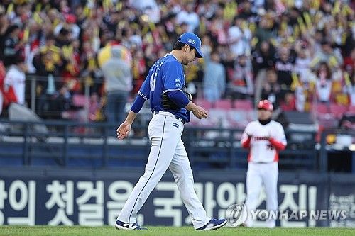 폭투로 역전 허용한 임창민