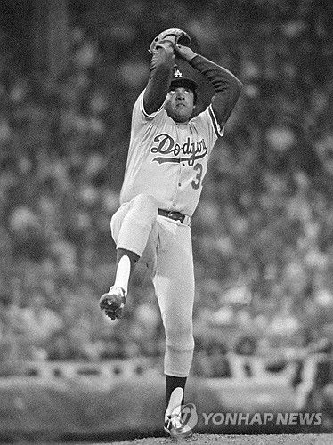 현역 시절 역동적인 발렌수엘라의 투구 자세